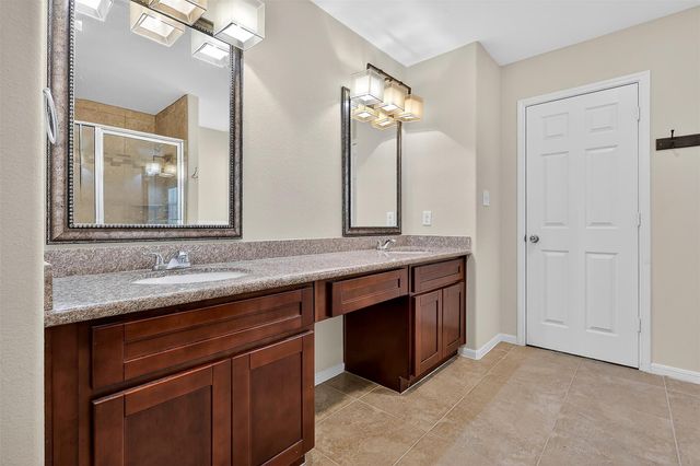 6119 Shadow Isle Lane, Houston, TX 77084