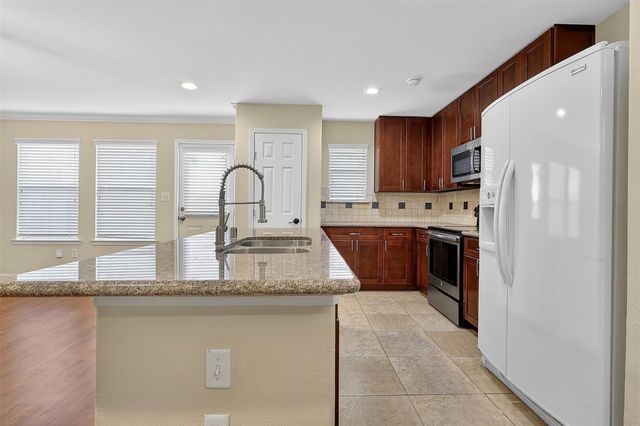 6119 Shadow Isle Lane, Houston, TX 77084