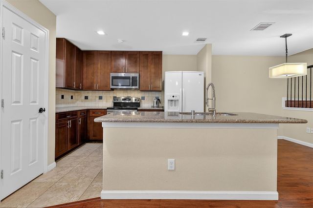 6119 Shadow Isle Lane, Houston, TX 77084