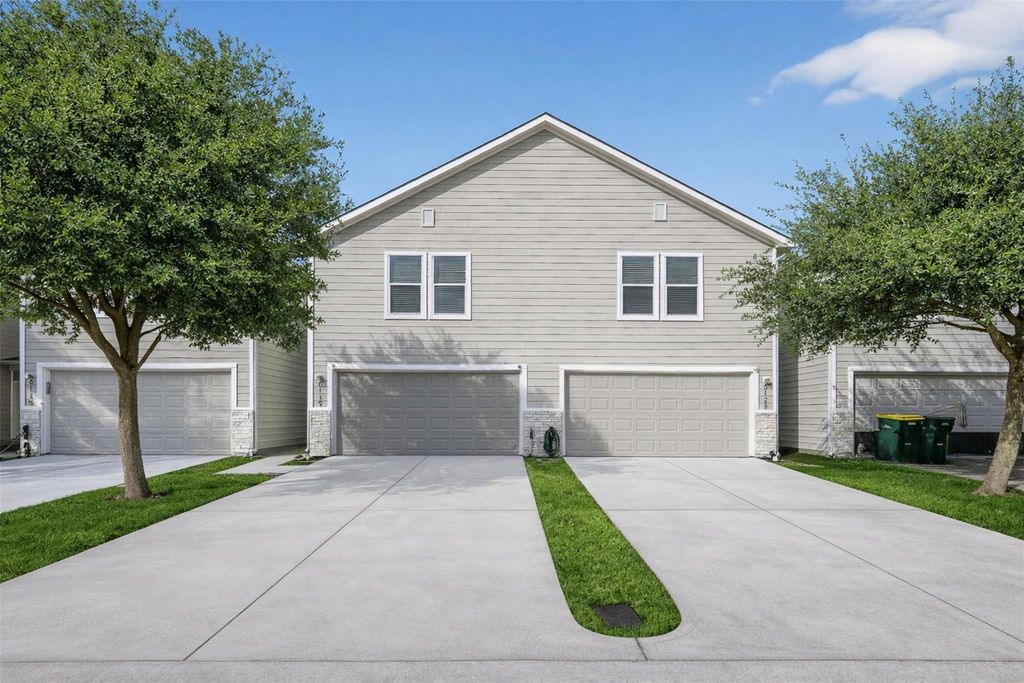 6119 Shadow Isle Lane, Houston, TX 77084