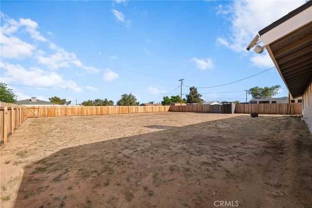 11410 Otowi Road, Apple Valley, CA 92308