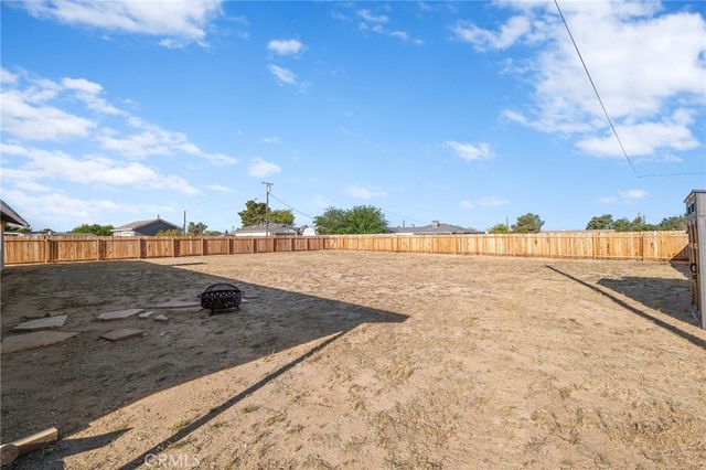 11410 Otowi Road, Apple Valley, CA 92308