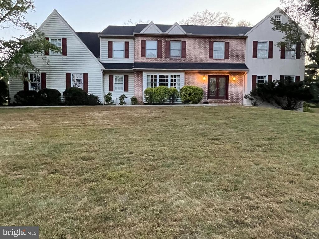 114 ASPEN DR, Downingtown, PA 19335