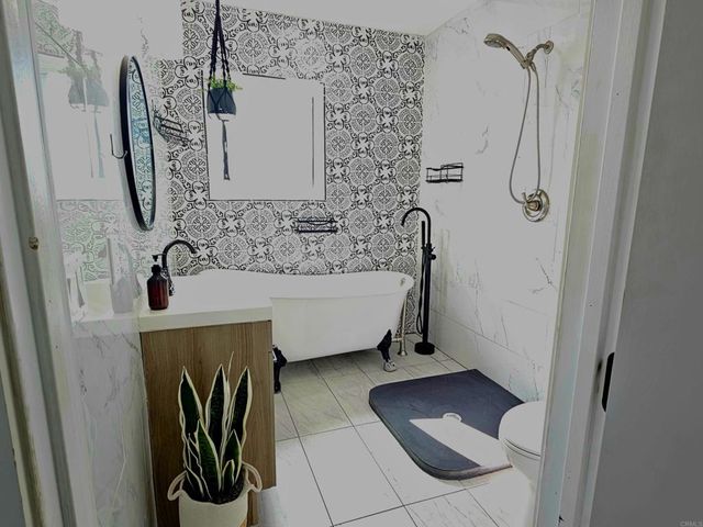 4943 Date Place, San Diego, CA 92102