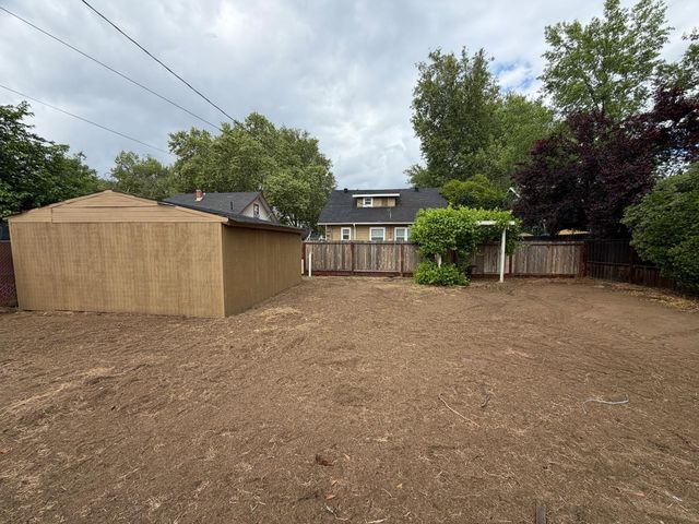 670 Mitchell Ave, Turlock, CA 95380