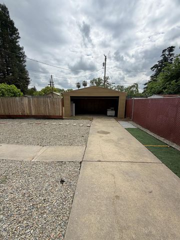 670 Mitchell Ave, Turlock, CA 95380