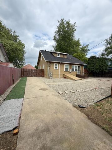 670 Mitchell Ave, Turlock, CA 95380