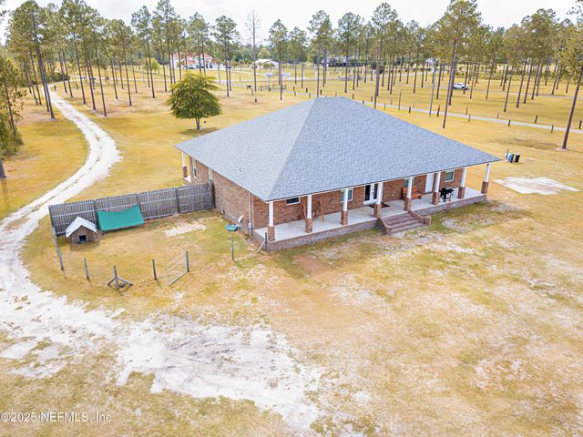 14157 GLEN FARMS Drive, Glen St. Mary, FL 32040