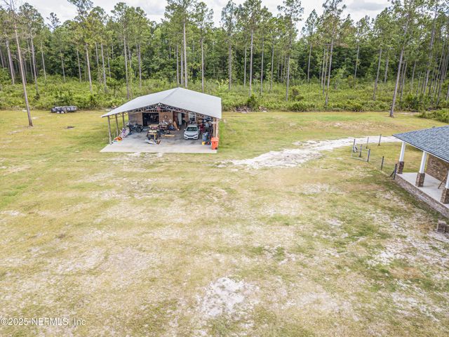 14157 GLEN FARMS Drive, Glen St. Mary, FL 32040