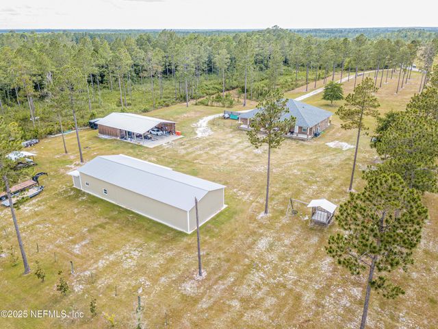 14157 GLEN FARMS Drive, Glen St. Mary, FL 32040