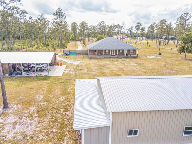 14157 GLEN FARMS Drive, Glen St. Mary, FL 32040