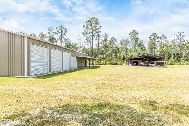 14157 GLEN FARMS Drive, Glen St. Mary, FL 32040