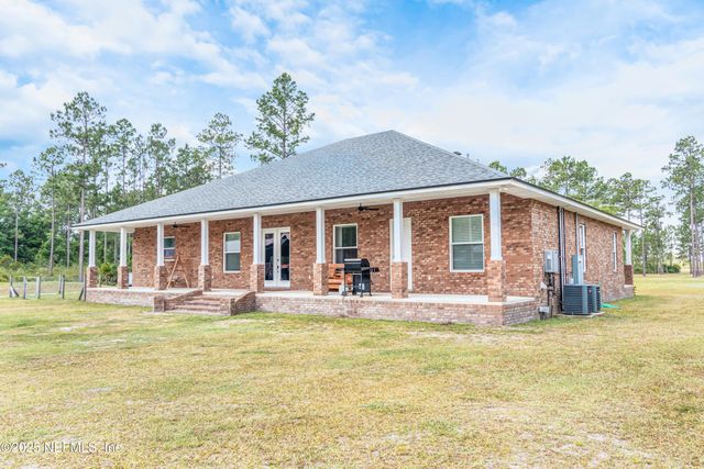 14157 GLEN FARMS Drive, Glen St. Mary, FL 32040