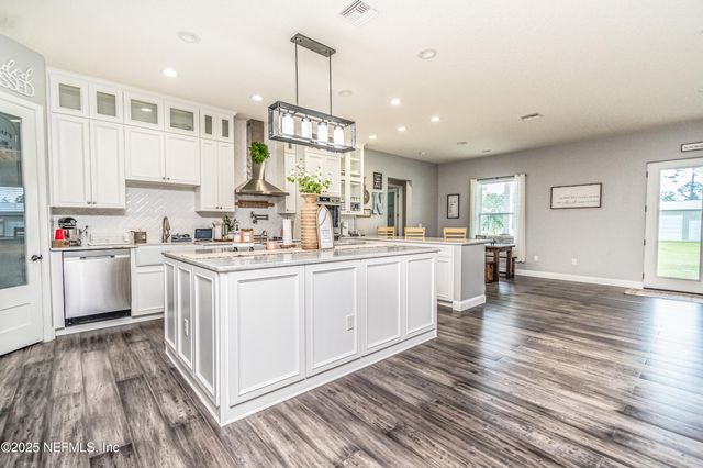 14157 GLEN FARMS Drive, Glen St. Mary, FL 32040