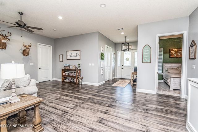 14157 GLEN FARMS Drive, Glen St. Mary, FL 32040