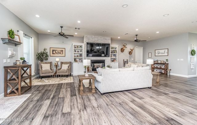 14157 GLEN FARMS Drive, Glen St. Mary, FL 32040