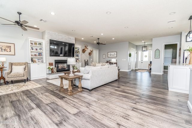 14157 GLEN FARMS Drive, Glen St. Mary, FL 32040