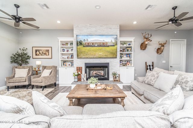 14157 GLEN FARMS Drive, Glen St. Mary, FL 32040