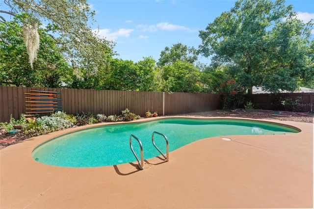 3011 LAKE ELLEN DRIVE, Tampa, FL 33618