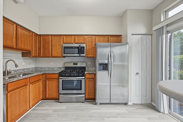 1108 Grand Lake Court 1108, Naperville, IL 60540