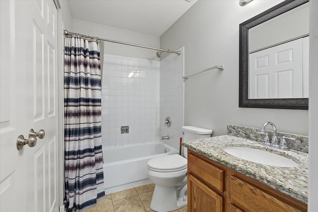 1108 Grand Lake Court 1108, Naperville, IL 60540
