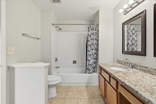 1108 Grand Lake Court 1108, Naperville, IL 60540
