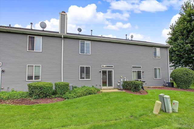 1108 Grand Lake Court 1108, Naperville, IL 60540