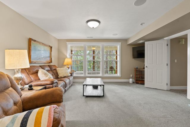 314 E Shore Rd, Nine Mile Falls, WA 99026