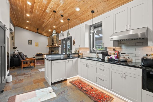 314 E Shore Rd, Nine Mile Falls, WA 99026