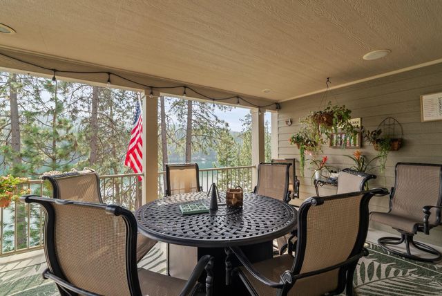 314 E Shore Rd, Nine Mile Falls, WA 99026