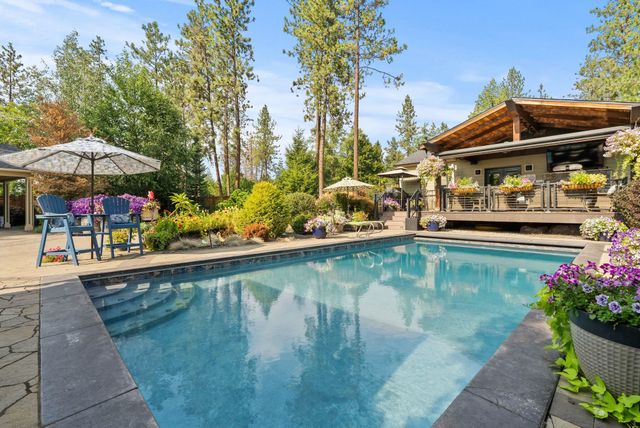 314 E Shore Rd, Nine Mile Falls, WA 99026