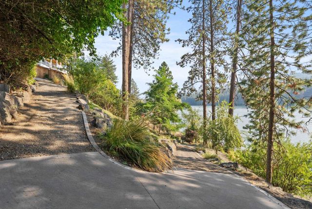 314 E Shore Rd, Nine Mile Falls, WA 99026
