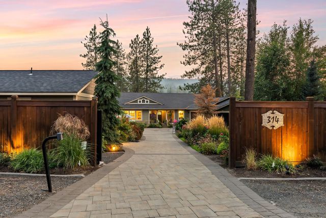 314 E Shore Rd, Nine Mile Falls, WA 99026