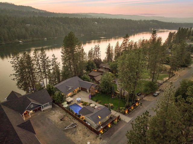 314 E Shore Rd, Nine Mile Falls, WA 99026