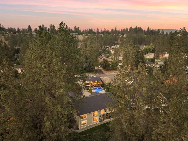 314 E Shore Rd, Nine Mile Falls, WA 99026