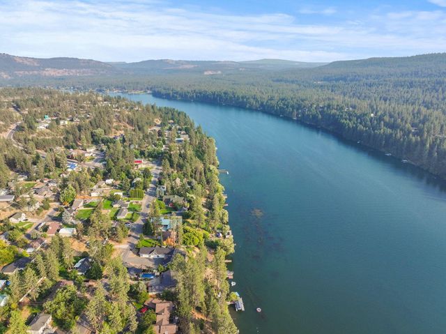 314 E Shore Rd, Nine Mile Falls, WA 99026