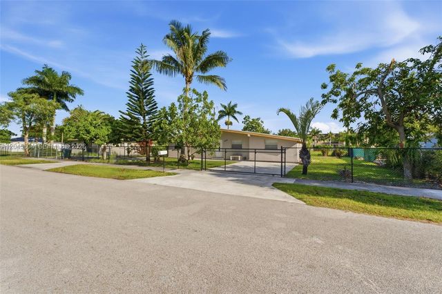 14310 SW 271st Ter, Homestead, FL 33032