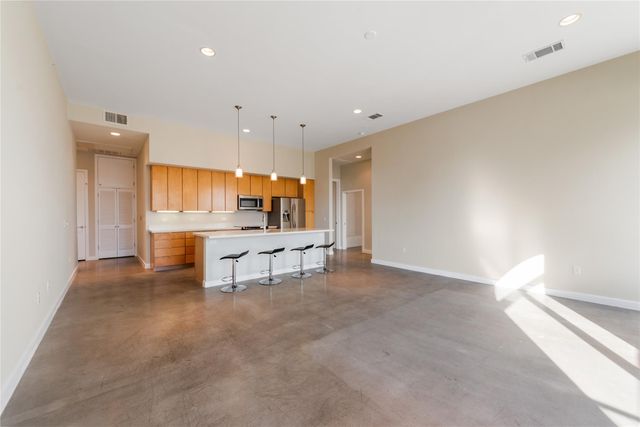 507 Sabine ST 707, Austin, TX 78701