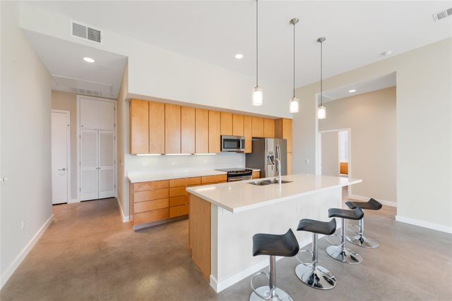 507 Sabine ST 707, Austin, TX 78701