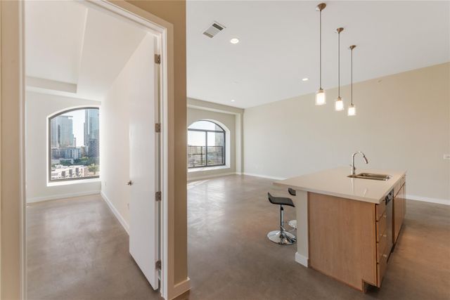 507 Sabine ST 707, Austin, TX 78701