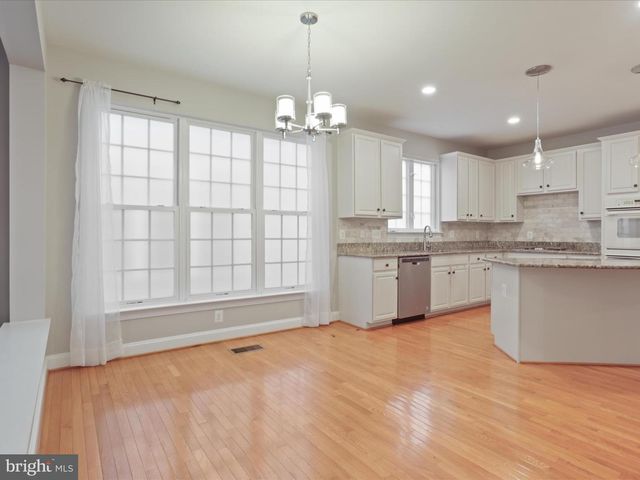 5638 KERTSCHER TER, Centreville, VA 20120