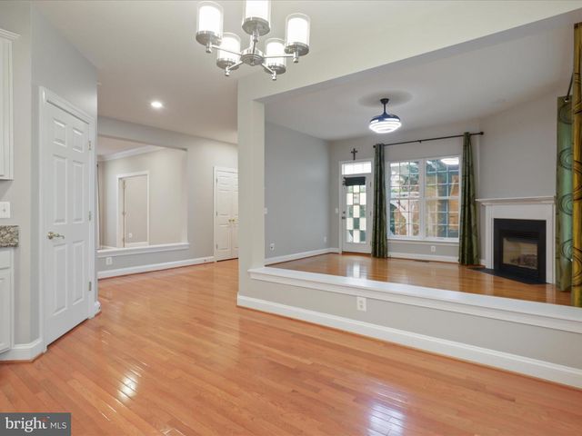 5638 KERTSCHER TER, Centreville, VA 20120