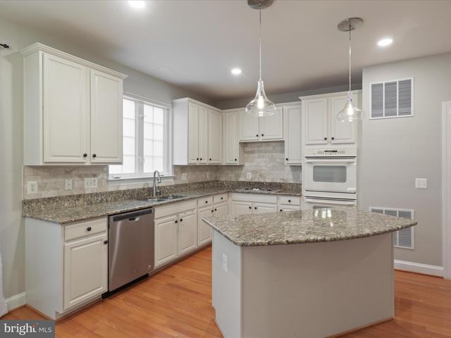 5638 KERTSCHER TER, Centreville, VA 20120