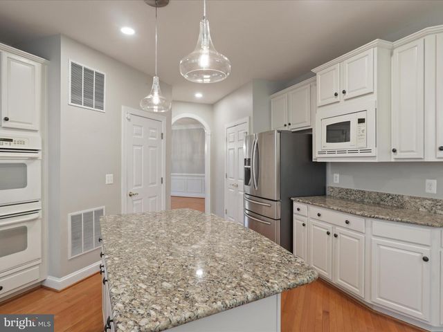 5638 KERTSCHER TER, Centreville, VA 20120