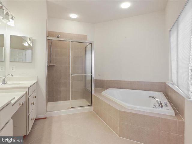 5638 KERTSCHER TER, Centreville, VA 20120