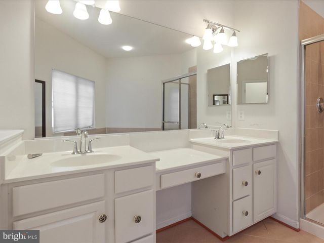 5638 KERTSCHER TER, Centreville, VA 20120