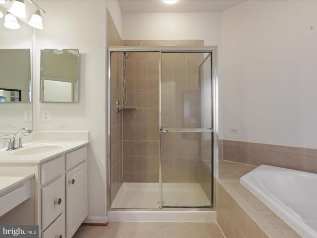 5638 KERTSCHER TER, Centreville, VA 20120