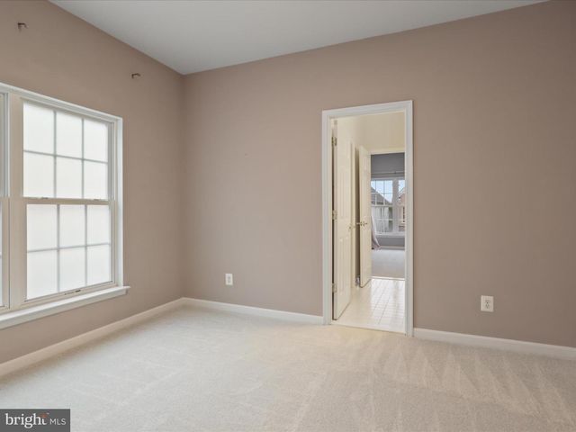 5638 KERTSCHER TER, Centreville, VA 20120