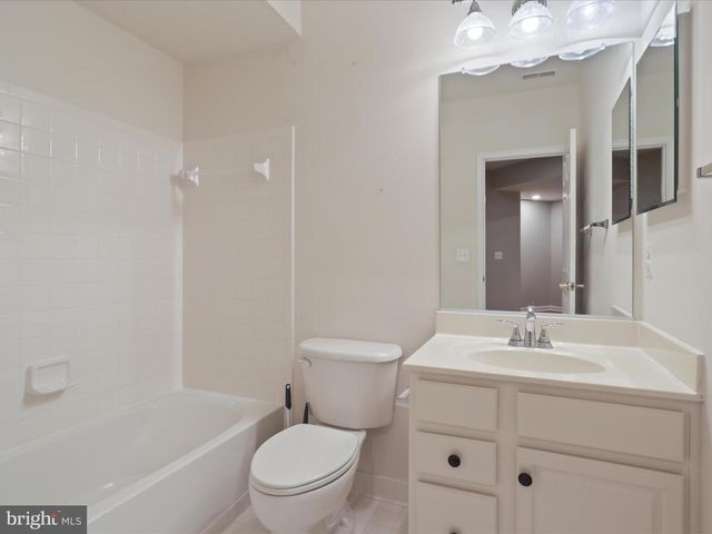 5638 KERTSCHER TER, Centreville, VA 20120