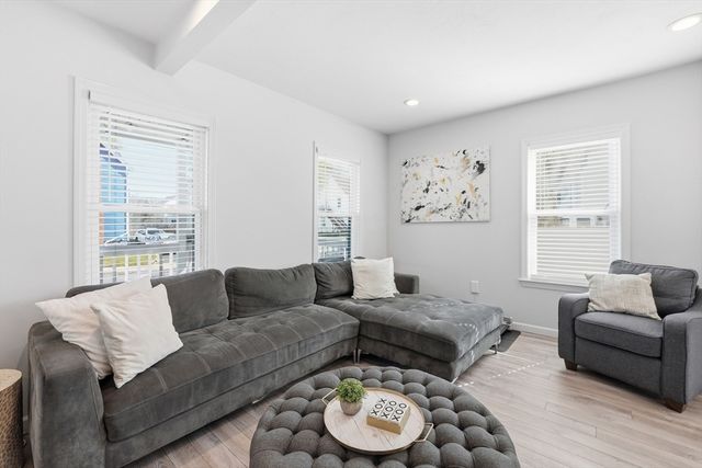 31 Green Street, Hudson, MA 01749